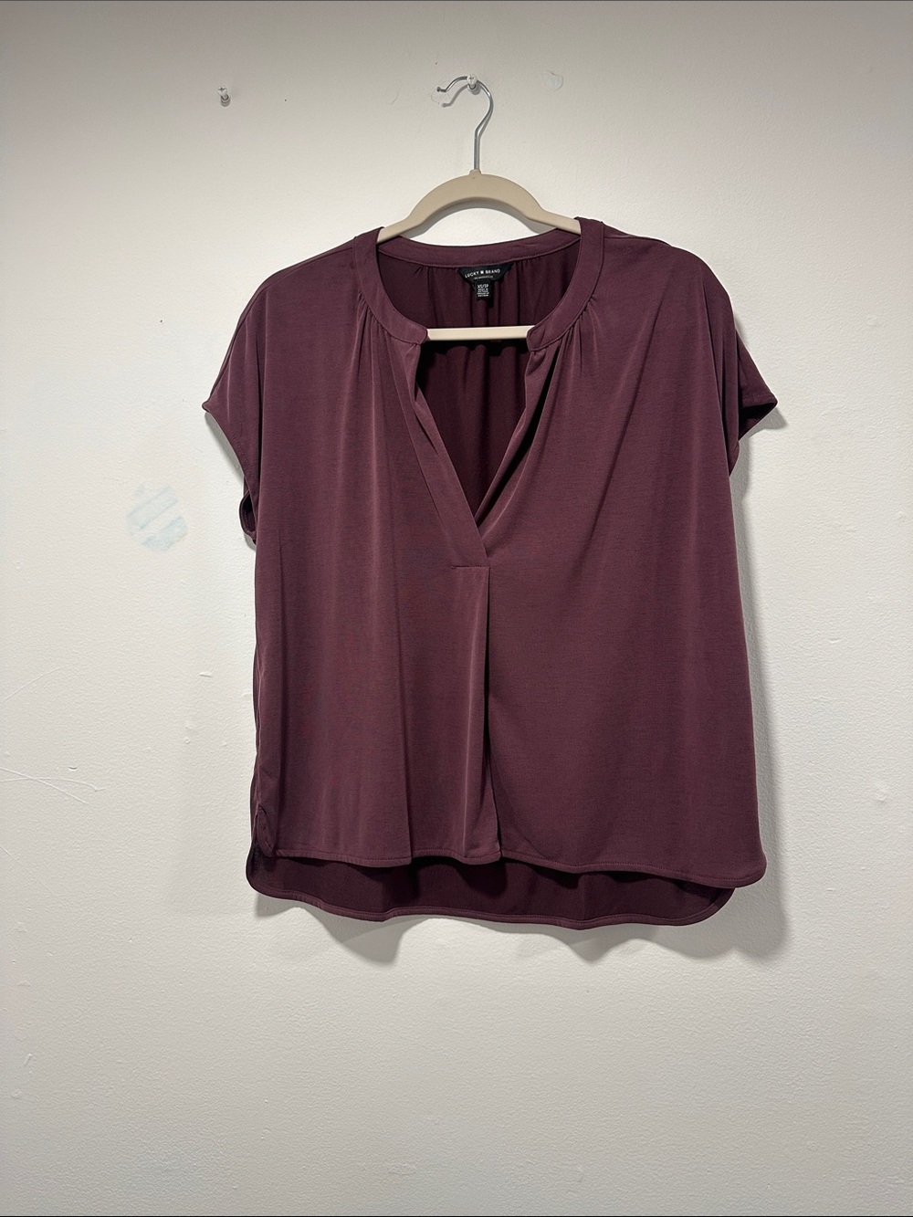 Women's Plum Split-Neck Short Sleeve Top 099
